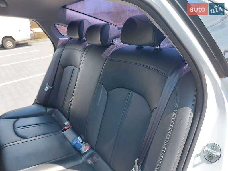 Фото Hyundai Sonata з оголошення AUTO.RIA