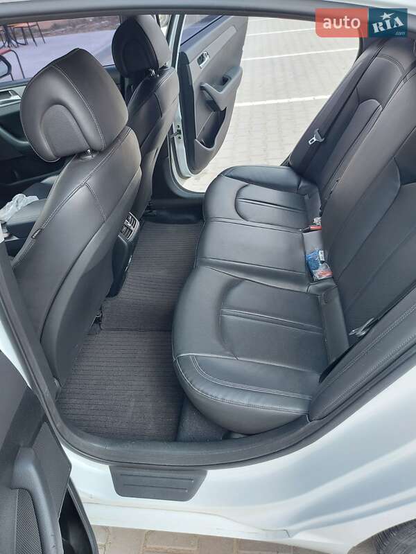 Фото Hyundai Sonata з оголошення AUTO.RIA