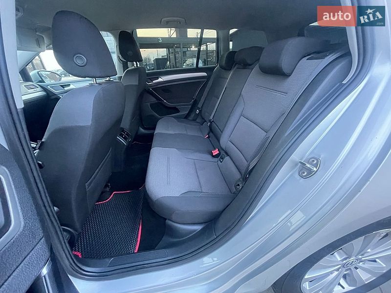 Фото Volkswagen Golf з оголошення AUTO.RIA