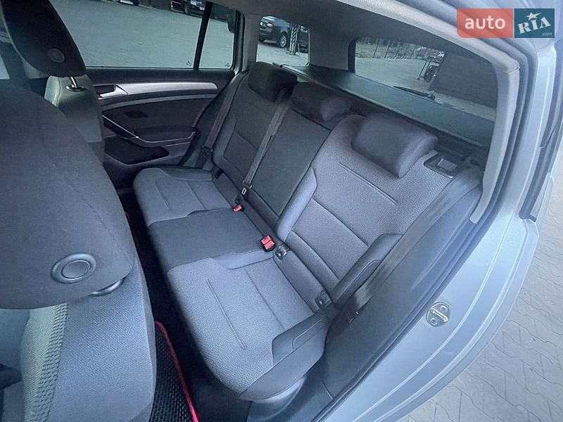 Фото Volkswagen Golf з оголошення AUTO.RIA