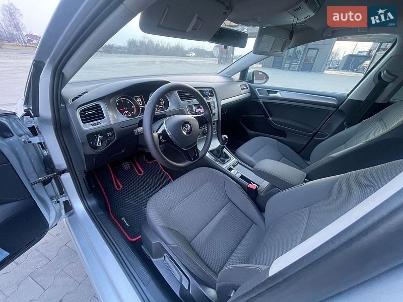 Фото Volkswagen Golf з оголошення AUTO.RIA