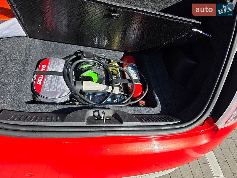 Фото Fiat 500e з оголошення AUTO.RIA