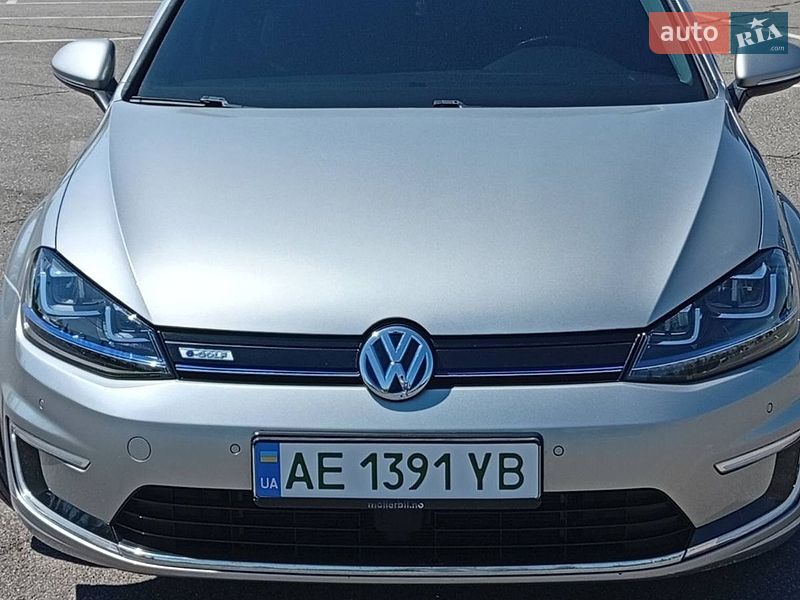 Фото Volkswagen e-Golf з оголошення AUTO.RIA