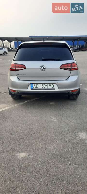 Фото Volkswagen e-Golf з оголошення AUTO.RIA