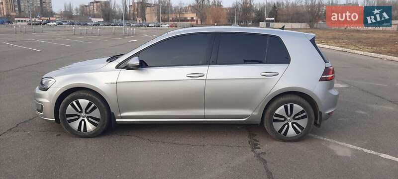 Фото Volkswagen e-Golf з оголошення AUTO.RIA