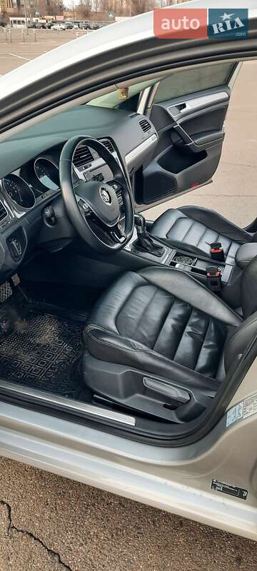 Фото Volkswagen e-Golf з оголошення AUTO.RIA