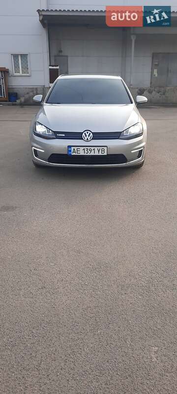 Фото Volkswagen e-Golf з оголошення AUTO.RIA