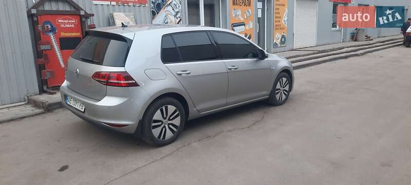 Фото Volkswagen e-Golf з оголошення AUTO.RIA