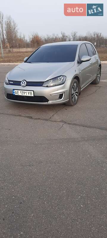 Фото Volkswagen e-Golf з оголошення AUTO.RIA