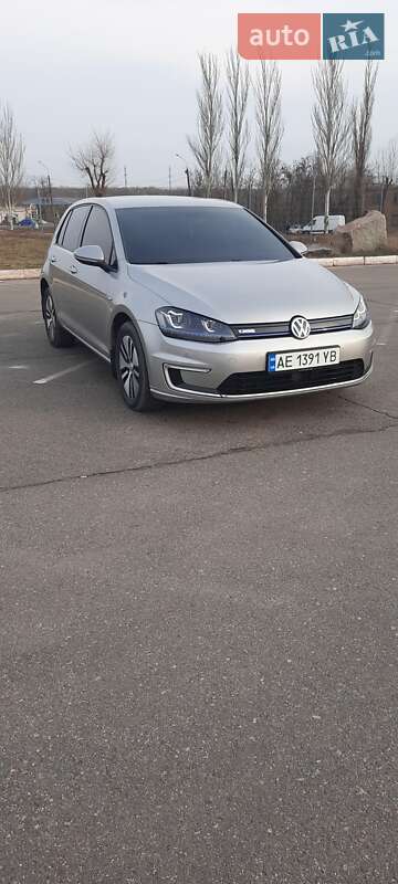 Фото Volkswagen e-Golf з оголошення AUTO.RIA