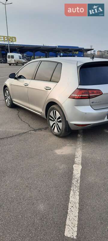 Фото Volkswagen e-Golf з оголошення AUTO.RIA