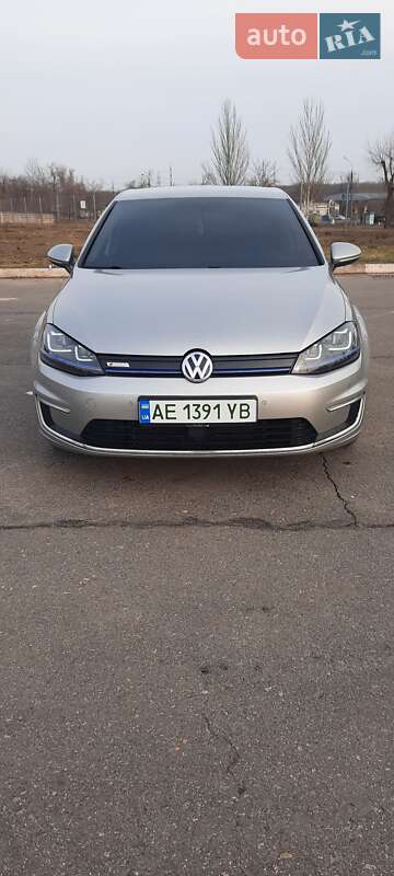 Фото Volkswagen e-Golf з оголошення AUTO.RIA