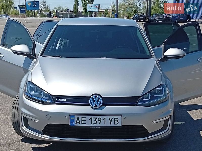Фото Volkswagen e-Golf з оголошення AUTO.RIA