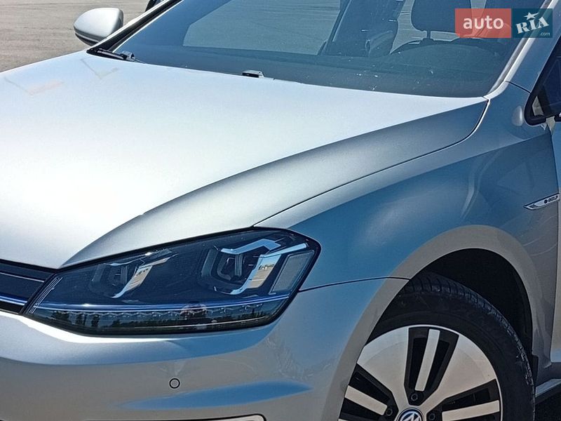 Фото Volkswagen e-Golf з оголошення AUTO.RIA