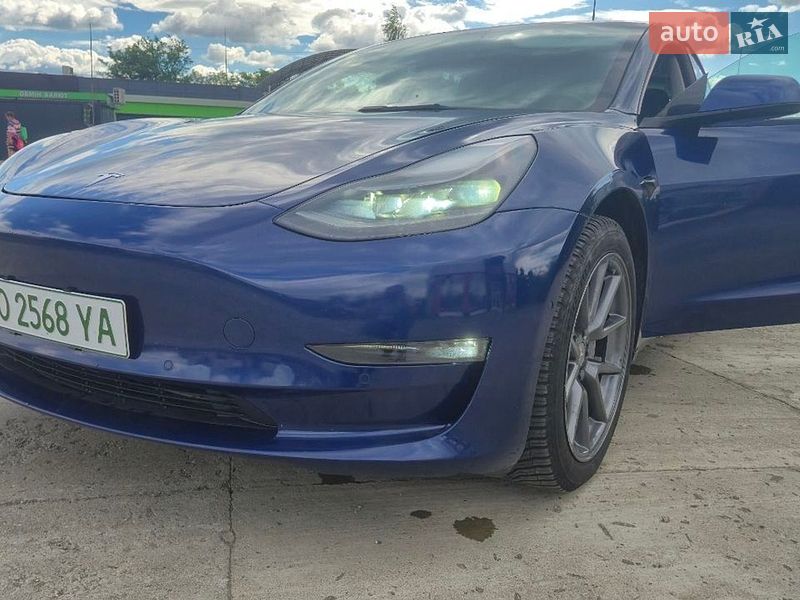 Фото Tesla Model 3 з оголошення AUTO.RIA