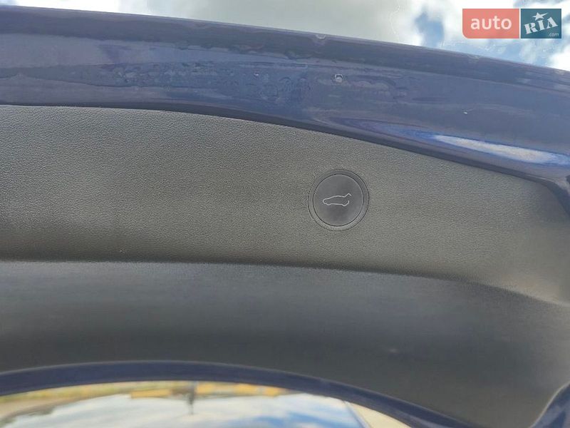 Фото Tesla Model 3 з оголошення AUTO.RIA