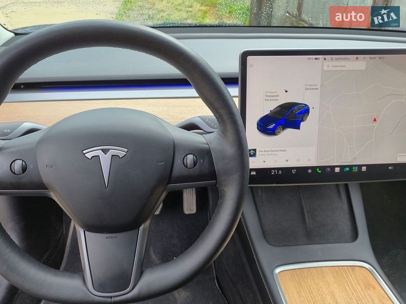Фото Tesla Model 3 з оголошення AUTO.RIA