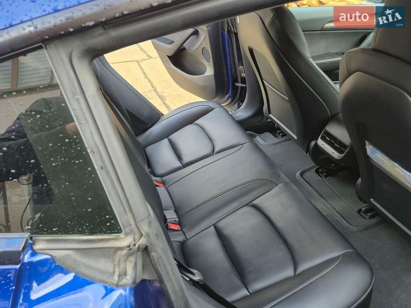 Фото Tesla Model 3 з оголошення AUTO.RIA