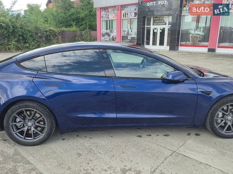 Фото Tesla Model 3 з оголошення AUTO.RIA
