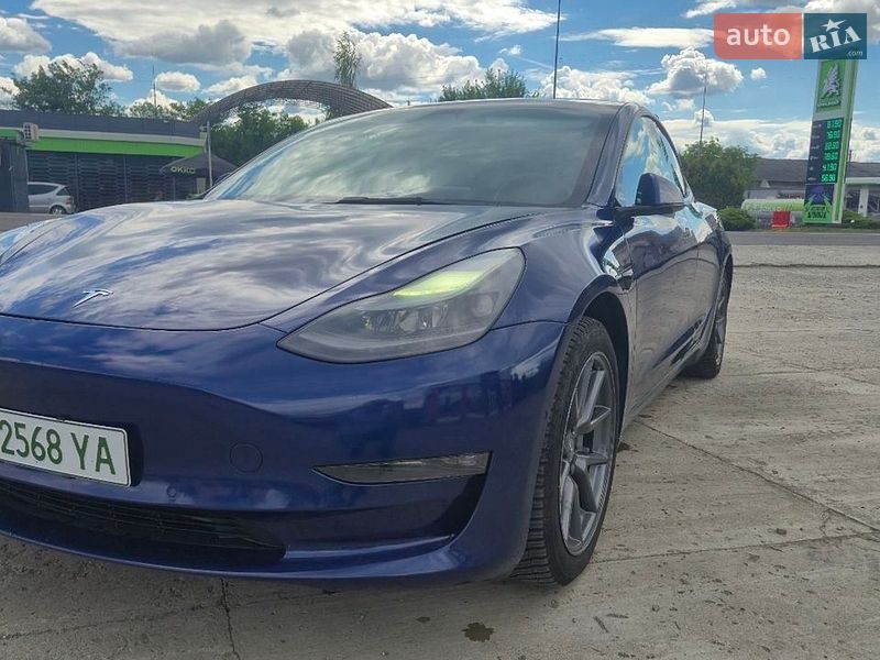 Фото Tesla Model 3 з оголошення AUTO.RIA