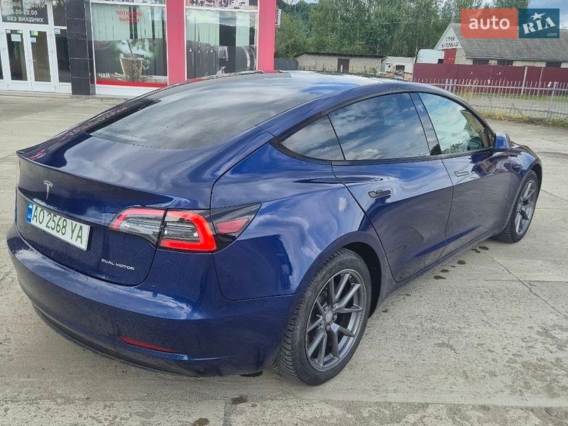 Фото Tesla Model 3 з оголошення AUTO.RIA