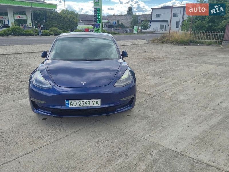 Фото Tesla Model 3 з оголошення AUTO.RIA