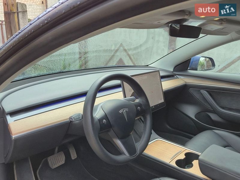 Фото Tesla Model 3 з оголошення AUTO.RIA