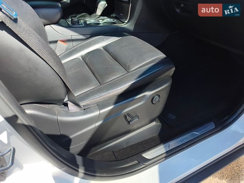 Фото Jeep Grand Cherokee з оголошення AUTO.RIA
