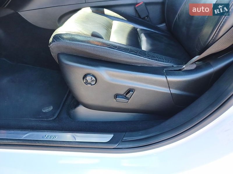Фото Jeep Grand Cherokee з оголошення AUTO.RIA