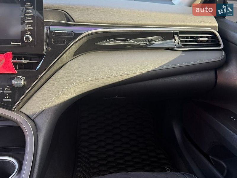 Фото Toyota Camry з оголошення AUTO.RIA