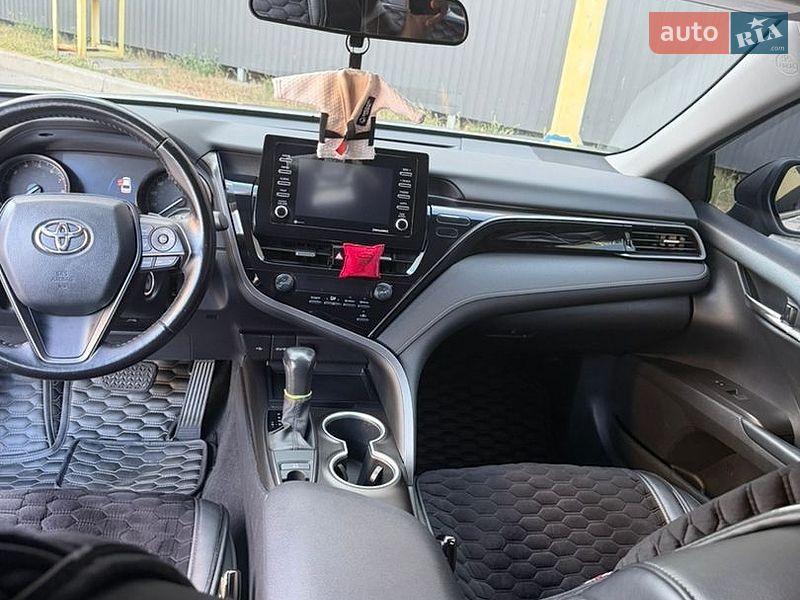 Фото Toyota Camry з оголошення AUTO.RIA