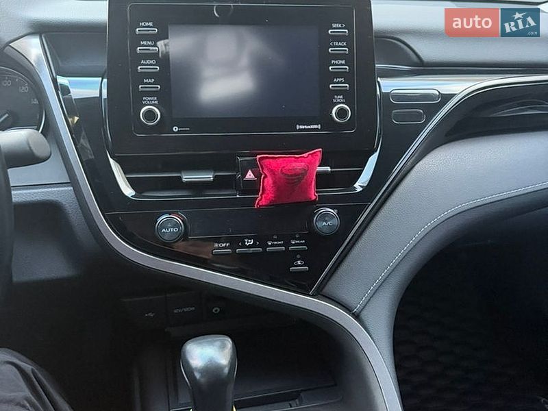 Фото Toyota Camry з оголошення AUTO.RIA