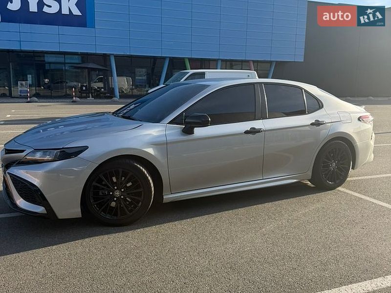 Фото Toyota Camry з оголошення AUTO.RIA