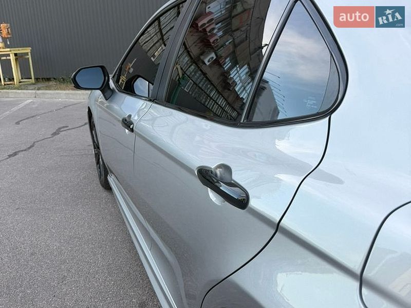 Фото Toyota Camry з оголошення AUTO.RIA