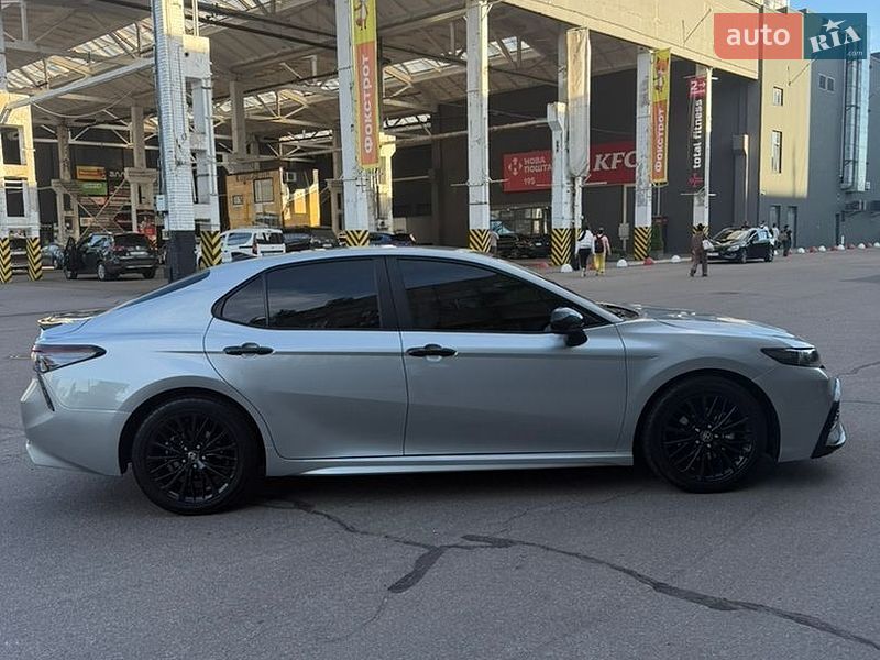 Фото Toyota Camry з оголошення AUTO.RIA