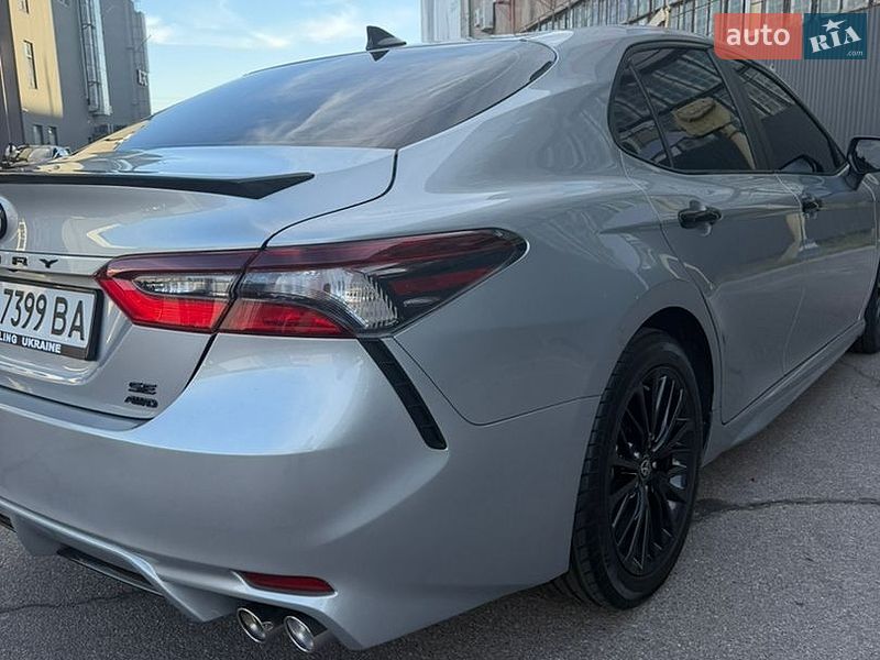 Фото Toyota Camry з оголошення AUTO.RIA