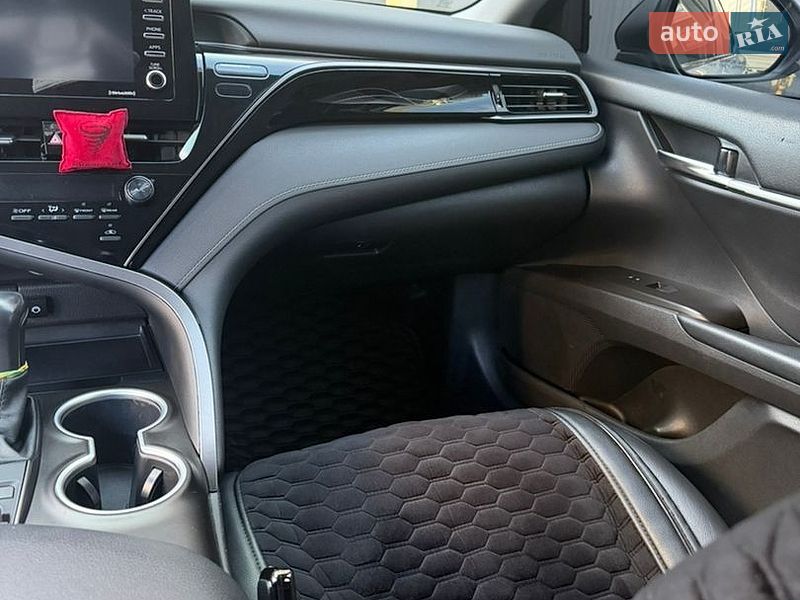 Фото Toyota Camry з оголошення AUTO.RIA