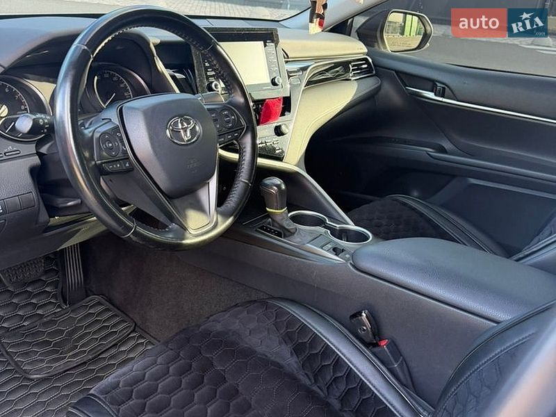 Фото Toyota Camry з оголошення AUTO.RIA
