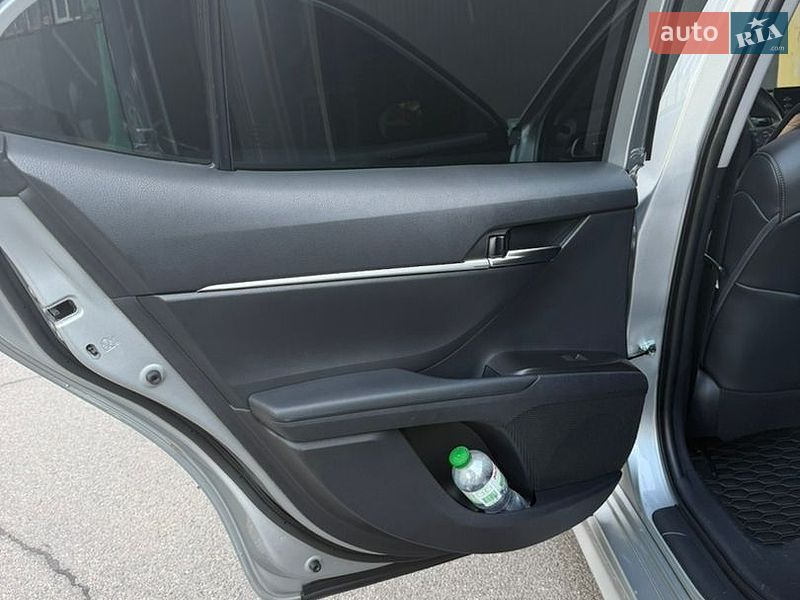 Фото Toyota Camry з оголошення AUTO.RIA