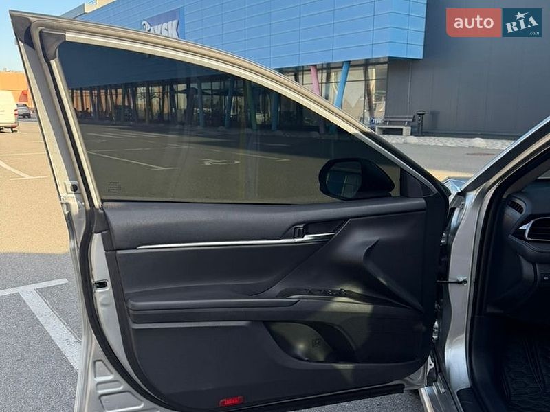 Фото Toyota Camry з оголошення AUTO.RIA