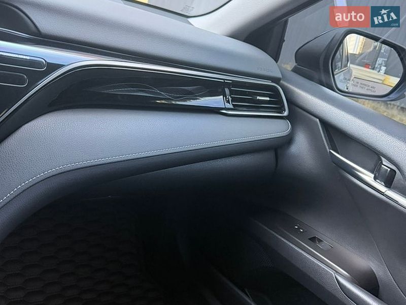 Фото Toyota Camry з оголошення AUTO.RIA