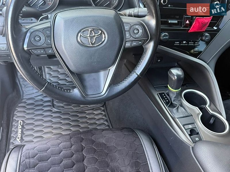 Фото Toyota Camry з оголошення AUTO.RIA