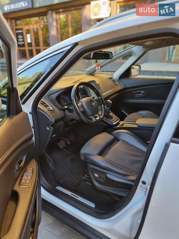 Фото Renault Grand Scenic з оголошення AUTO.RIA
