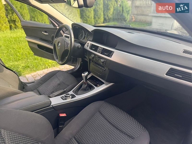 Фото BMW 3 Series з оголошення AUTO.RIA