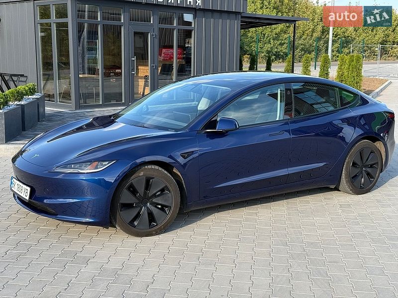 Фото Tesla Model 3 з оголошення AUTO.RIA