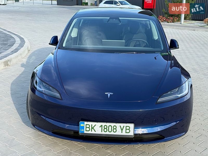 Фото Tesla Model 3 з оголошення AUTO.RIA