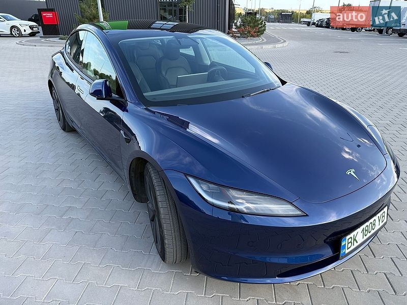 Фото Tesla Model 3 з оголошення AUTO.RIA