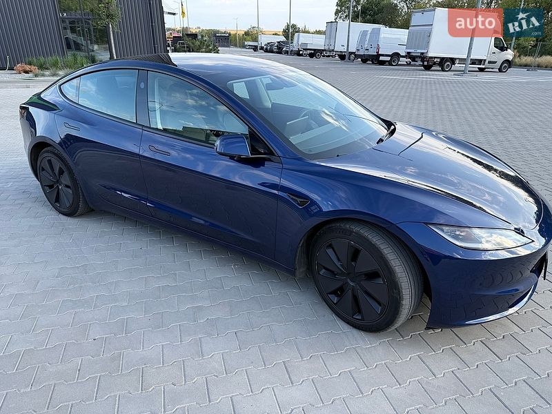 Фото Tesla Model 3 з оголошення AUTO.RIA