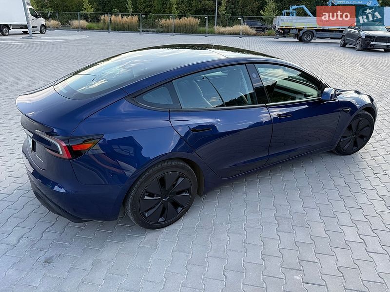 Фото Tesla Model 3 з оголошення AUTO.RIA