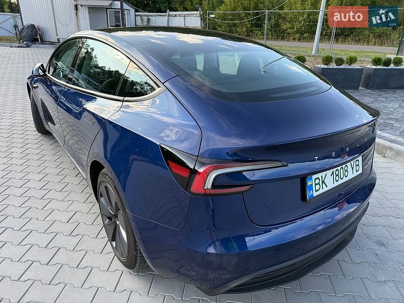 Фото Tesla Model 3 з оголошення AUTO.RIA